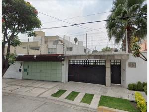 Casa en Bosque de Echegaray, Naucalpan de Juárez, México