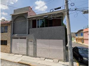 Casa en Ocho Cedros, Toluca, México