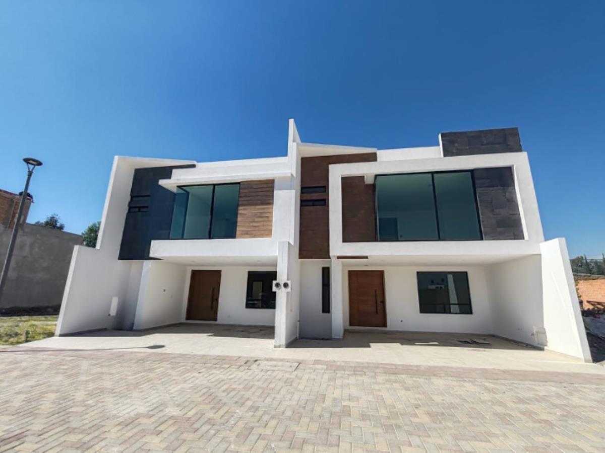 Casa en venta en Santa Maria Coronango, Coronango — foto 1 de 22