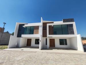 Casa en venta en Santa Maria Coronango, Coronango, Puebla
