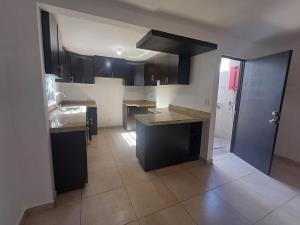 Casa en venta en Valle del Pedregal, Tijuana — foto 2 de 16