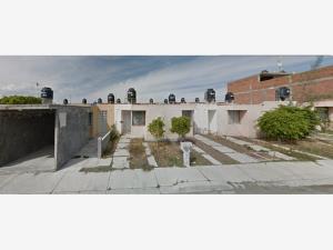 Casa en Misión del Valle II, Morelia, Michoacán de Ocampo