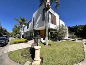 Casa en venta en Valle Real, Zapopan — foto 2 de 90