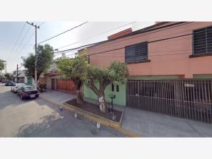 Casa en Magisterial Vista Bella, Tlalnepantla de Baz, México