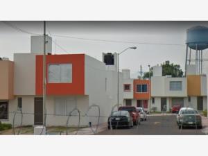 Casa en venta en Paseo Esmeralda, Morelia — foto 2 de 13