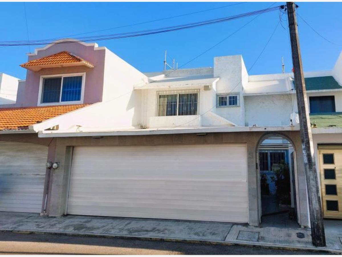 Casa en venta en Jardines de Mocambo, Boca del Río — foto 1 de 19