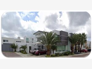 Casa en Juriquilla Residencial, Querétaro, Querétaro