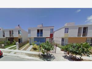 Casa en venta en Playa del Carmen, Playa del Carmen — foto 1 de 9