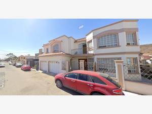Casa en Valle Dorado Sección Lagos, Ensenada, Baja California