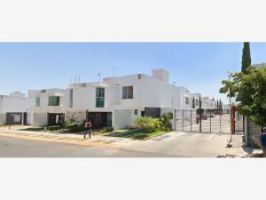 Casa en venta en Santa Ana Tepetitlan, Zapopan — foto 2 de 5