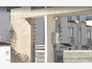 Casa en venta en Parques de Tesistán, Zapopan — foto 2 de 12
