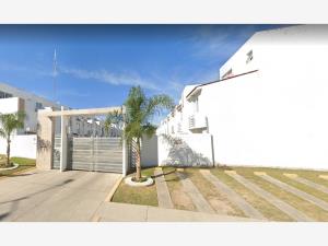 Casa en venta en Parques de Tesistán, Zapopan — foto 3 de 12