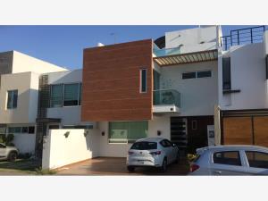 Casa en Residencial el Refugio, Querétaro, Querétaro