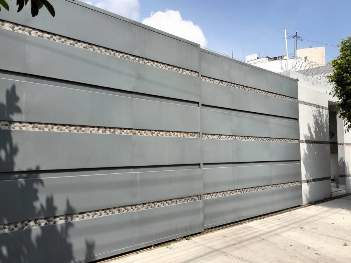 Casa en venta en Jardines Vallarta, Zapopan — foto 1 de 12
