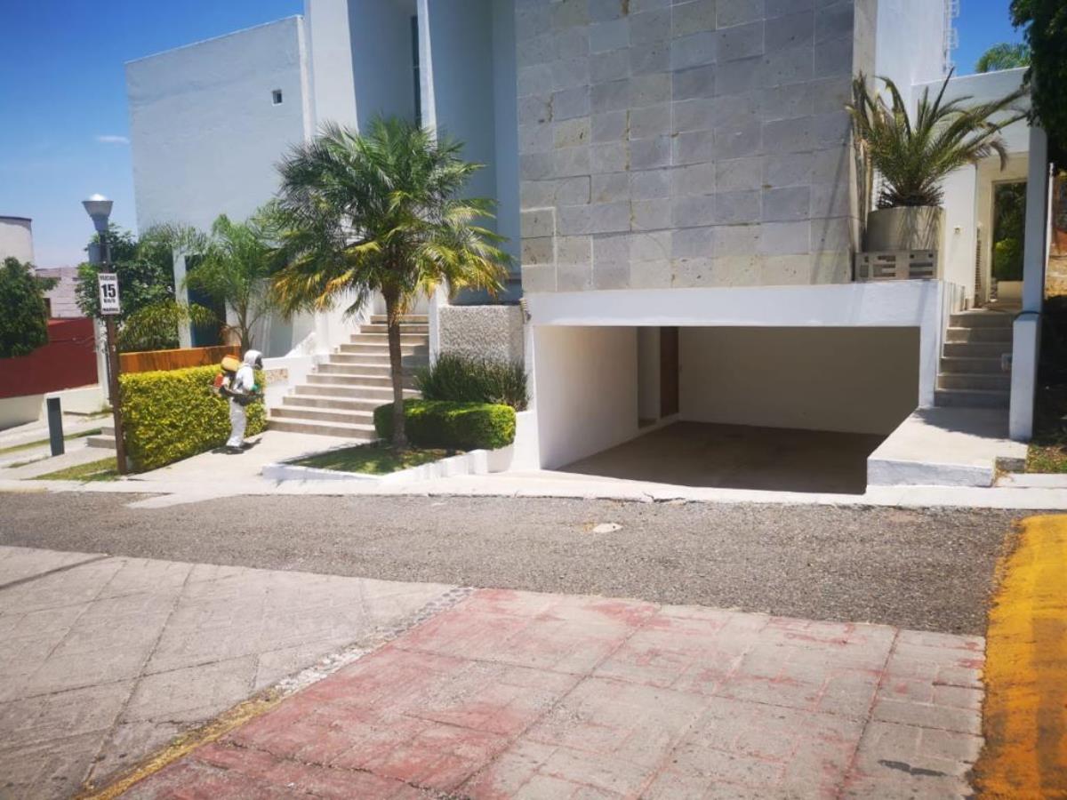 Casa en venta en Colinas del Bosque 1a Sección, Corregidora — foto 1 de 16