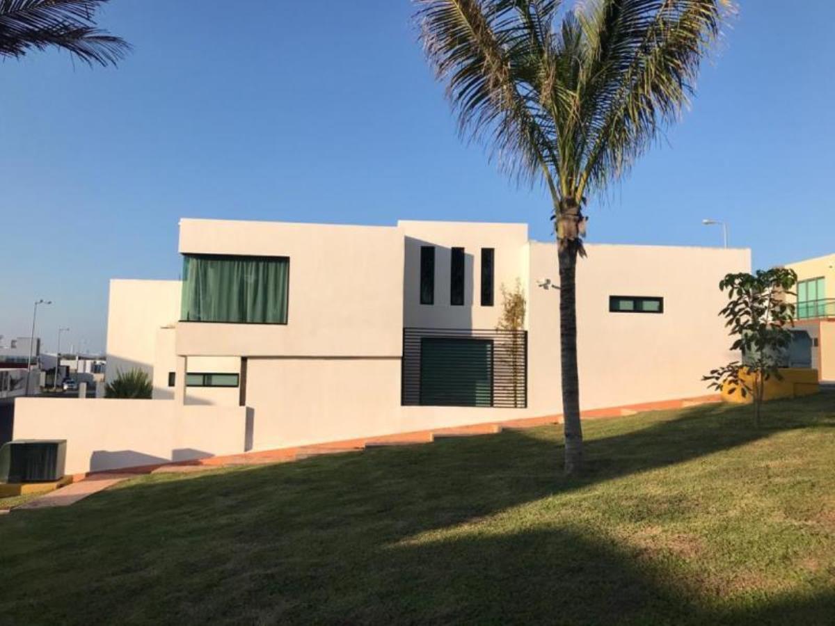 Casa en venta en Lomas de la Rioja, Alvarado — foto 1 de 21