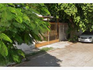 Casa en venta en El Tajito, Torreón — foto 3 de 13