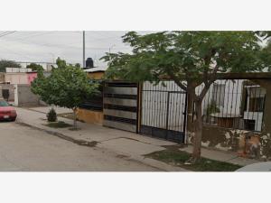 Casa en venta en Villas Universidad, Torreón — foto 3 de 12