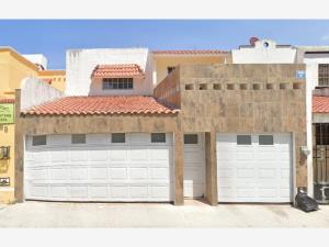 Casa en Gran Santa Fe 2, Benito Juárez, Quintana Roo