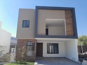 Casa en venta en San Bernardino Tlaxcalancingo, San Andrés Cholula, Puebla