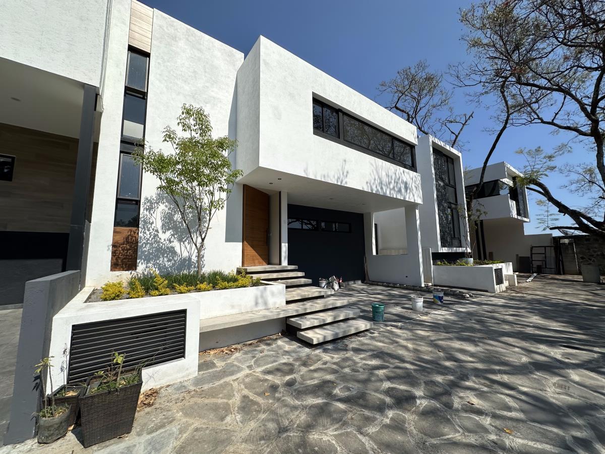 Casa en venta en Bellavista, Cuernavaca — foto 1 de 42