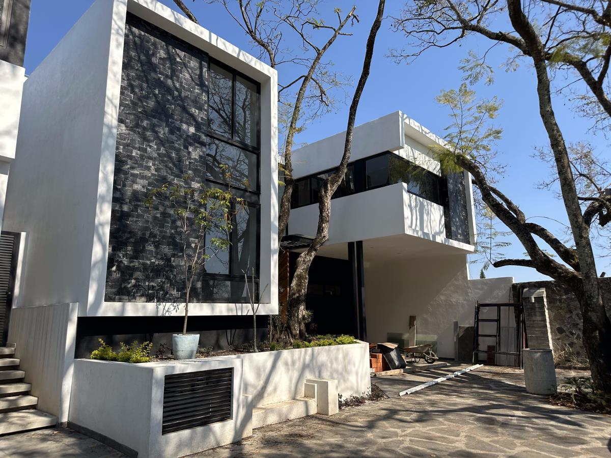 Casa en venta en Bellavista, Cuernavaca — foto 1 de 41