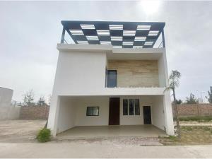 Casa en venta en Altozano la Nueva Laguna, Gómez Palacio — foto 2 de 20