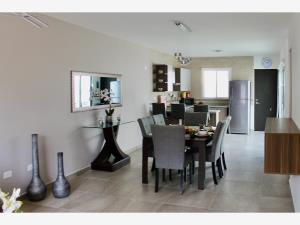 Casa en venta en Portal de las Lomas, Saltillo — foto 3 de 14