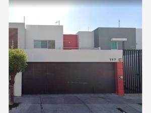 Casa en Residencial Esmeralda Norte, Colima, Colima