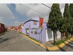 Casa en San Mateo Oxtotitlan, Toluca, México