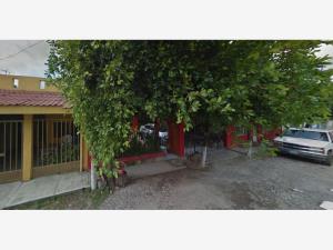Casa en venta en Lazaro Cardenas, Tepic — foto 2 de 11