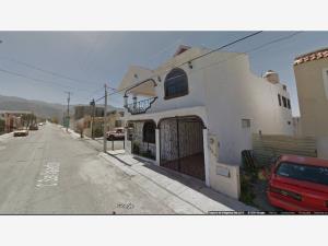 Casa en venta en Amistad, Saltillo — foto 2 de 12