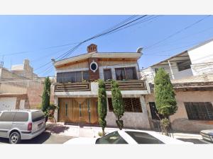 Casa en venta en Martires de Rio Blanco, Gustavo A. Madero — foto 2 de 9