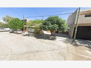 Casa en Villa California, Torreón, Coahuila de Zaragoza