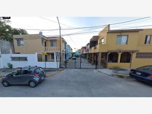 Casa en remate en Jardines de Champayán 1, Tampico, Tamaulipas