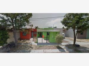 Casa en Hacienda Santa Fe, Tlajomulco de Zúñiga, Jalisco