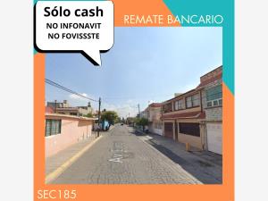 Casa en Ampliación Santa María Tulpetlac, Ecatepec de Morelos, México