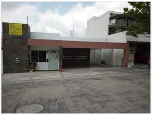 Casa en La Calera, Puebla, Puebla