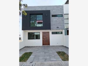 Casa en Zona Cementos Atoyac, Puebla, Puebla