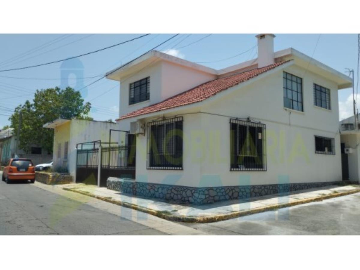 Casa en venta en Túxpam de Rodríguez Cano Centro, Tuxpan — foto 1 de 11