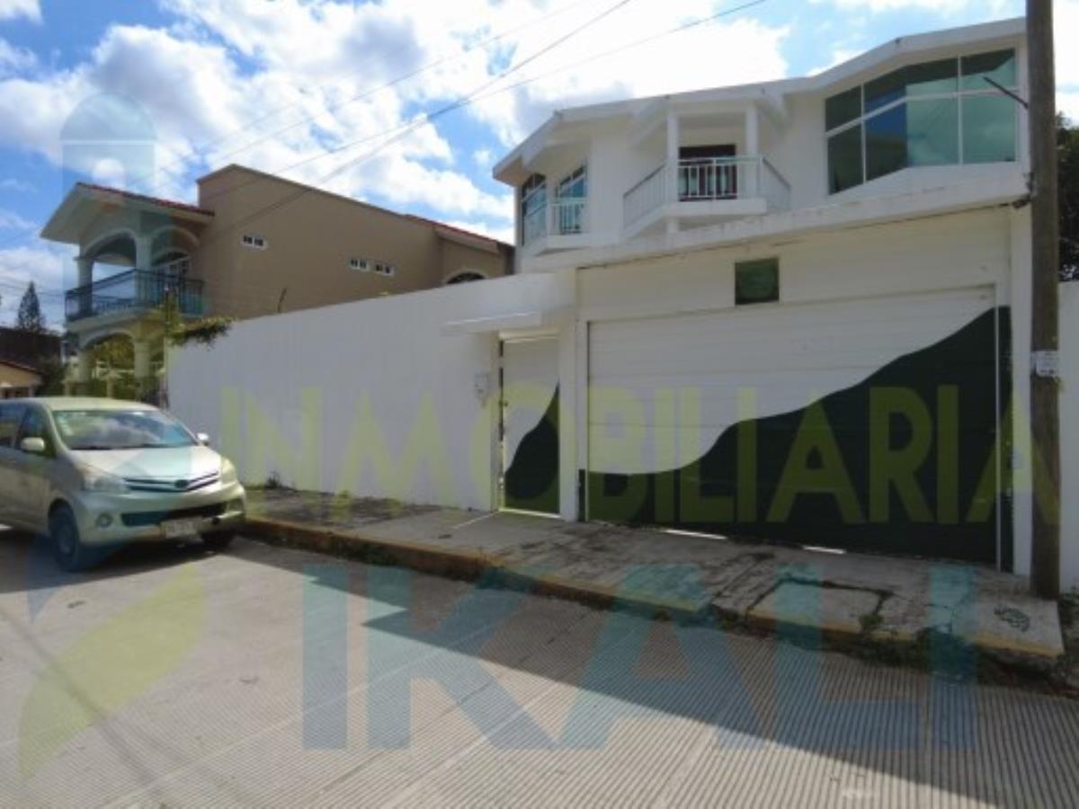 Casa en renta en Santiago de la Peña, Tuxpan — foto 1 de 18