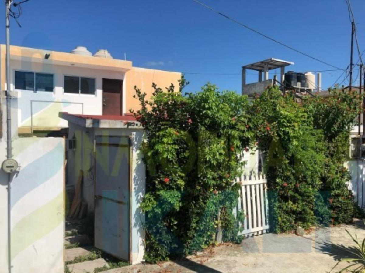Casa en venta en Tenechaco INFONAVIT, Tuxpan — foto 1 de 20
