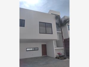 Casa en San Bernardino Tlaxcalancingo, San Andrés Cholula, Puebla