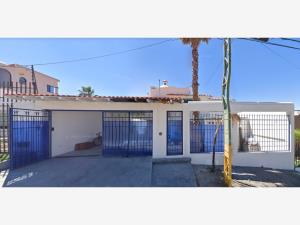 Casa en Villas del Mesón, Querétaro, Querétaro