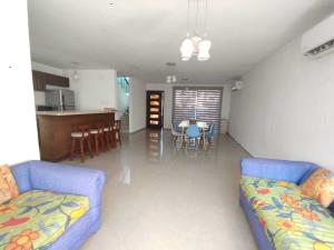 Casa en venta en Mandinga y Matoza, Alvarado — foto 2 de 15