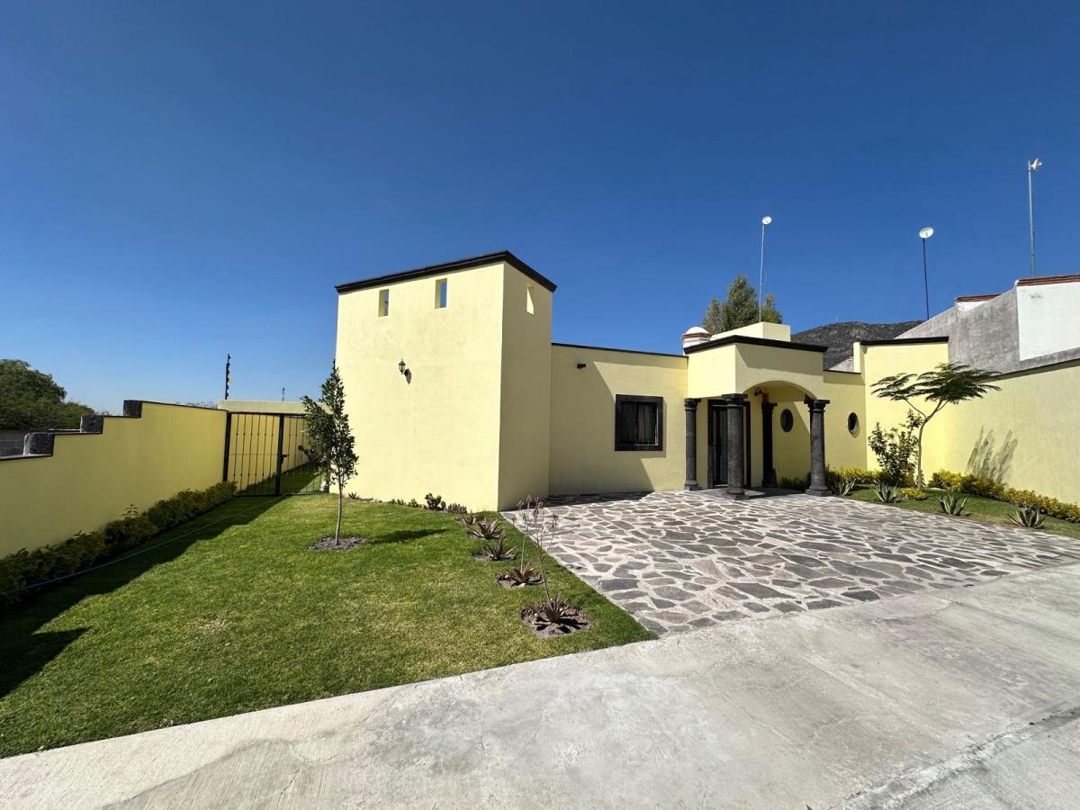 Casa en venta en Bernal, Ezequiel Montes — foto 1 de 41