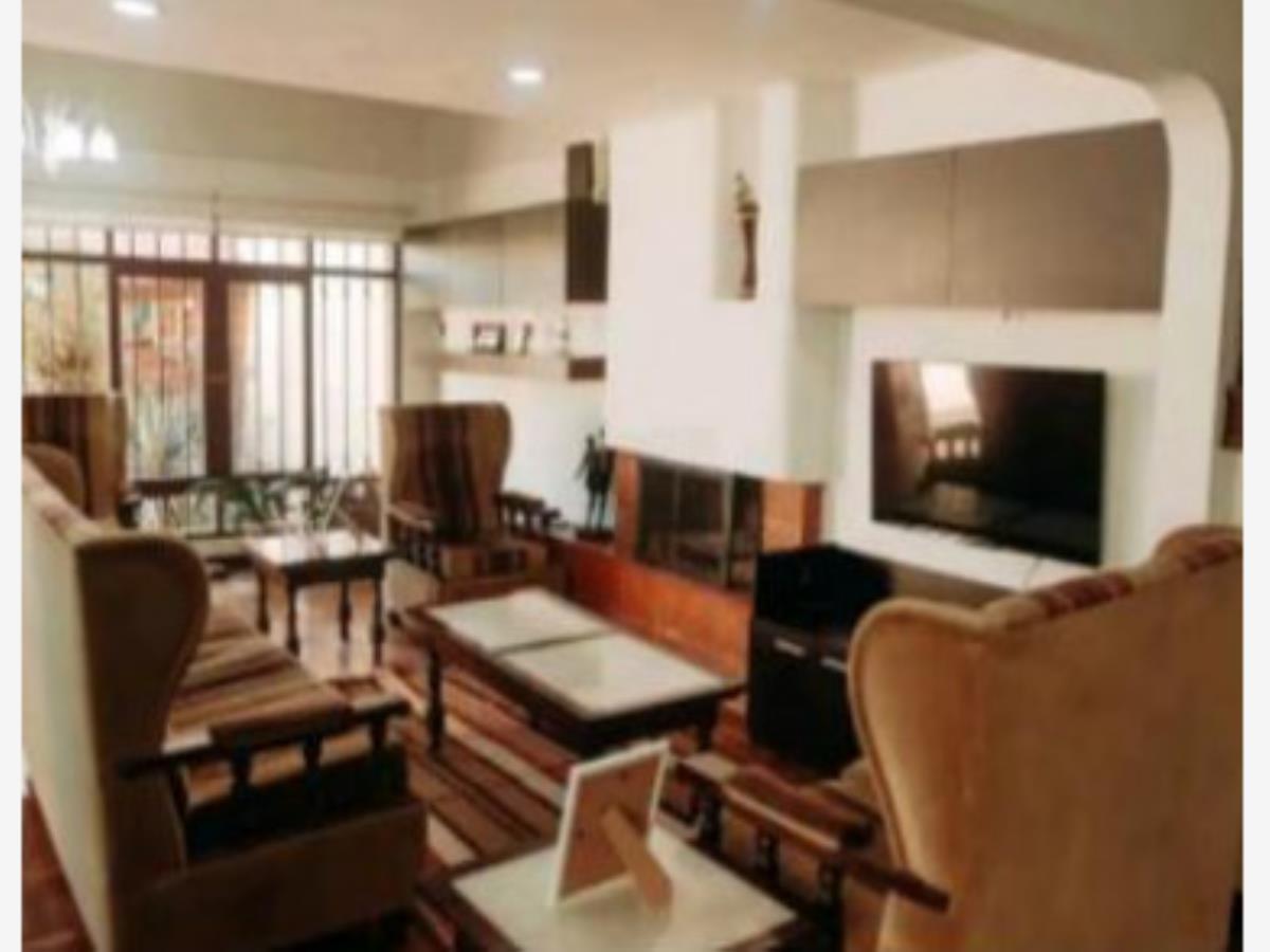 Casa en venta en Del Fresno 1a. Sección, Guadalajara — foto 1 de 13