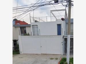 Casa en Colinas de las Aguilas, Zapopan, Jalisco