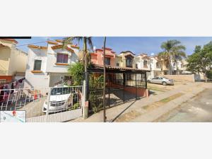 Casa en venta en Paseos de Santiago, Tonalá — foto 2 de 11