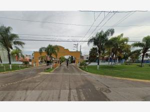 Casa en Jardines Del Edén, Tlajomulco de Zúñiga, Jalisco